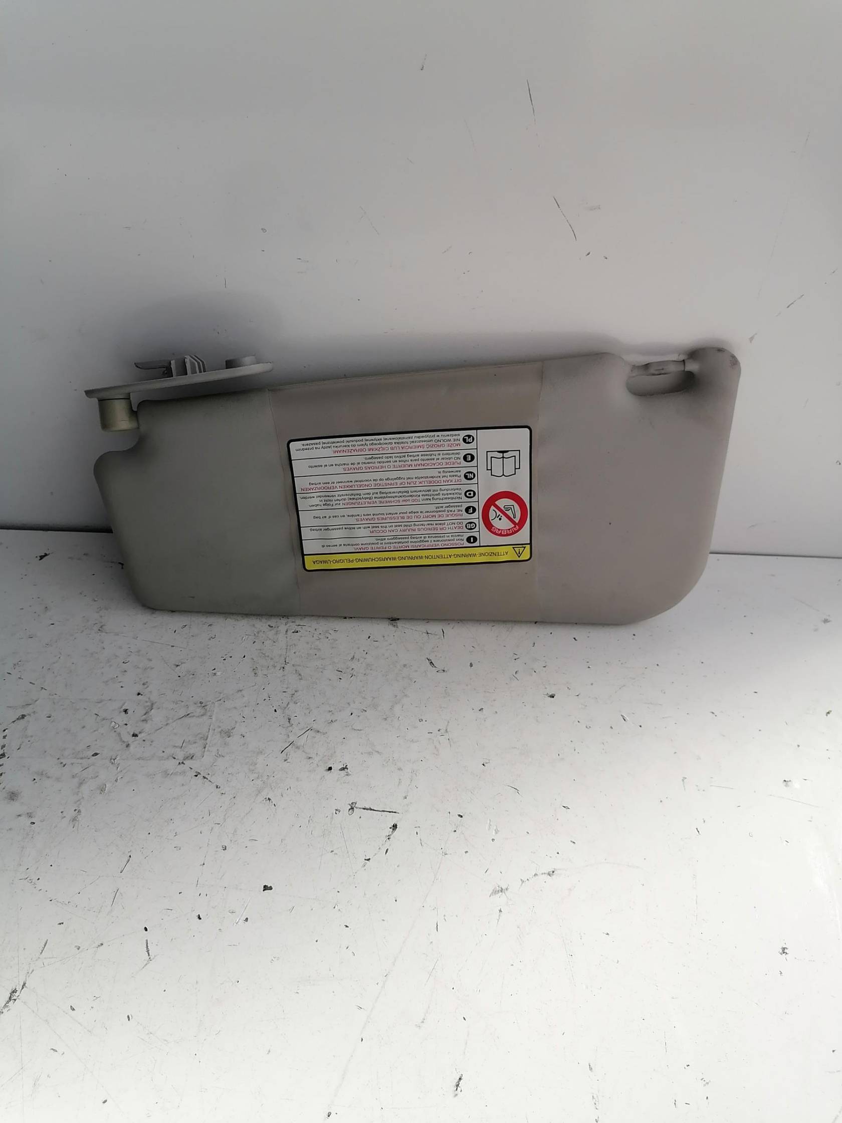 Aletta parasole parabrezza dx.